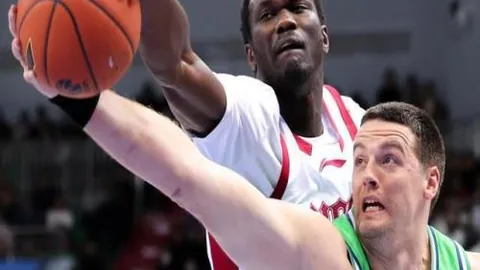 张本美和战胜申裕斌夺得亚洲乒乓球锦标赛冠军